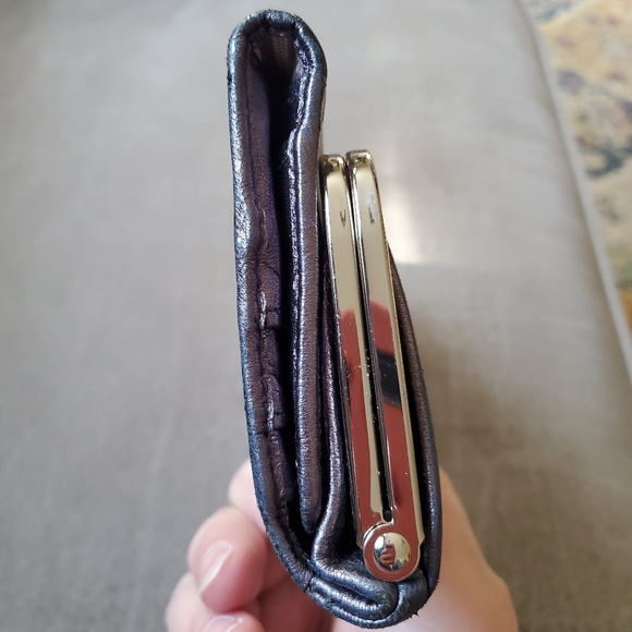 HOBO International Metallic Lilac Leather Kiss Lock Tri Fold Wallet w/o Mirror - Picture 11 of 11